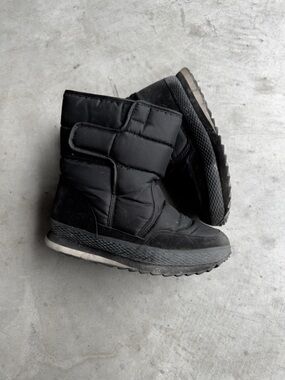 Black Cold Weather Snow boots with Fur Sherpa Lining